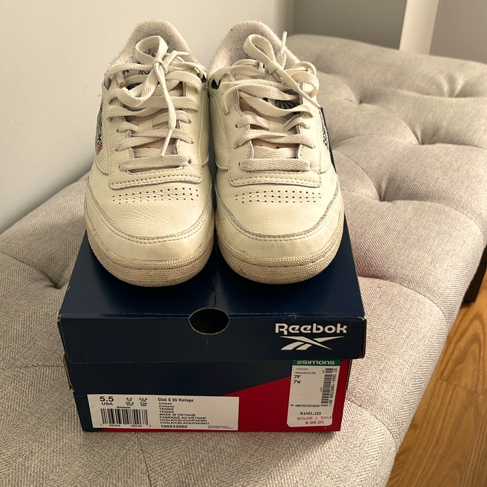 REEBOK CLUB C 85   SIZE 5.5. (Unisex)